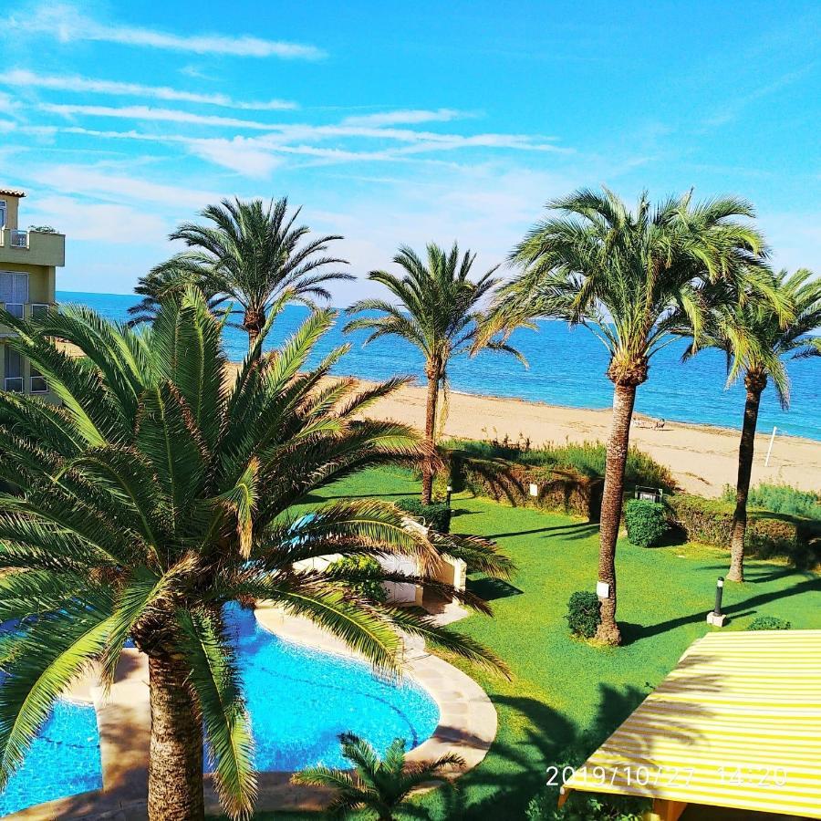 Estupendo Apartamento En Primera Linea De Playa Y Con Vistas Al Mar Denia Exteriör bild