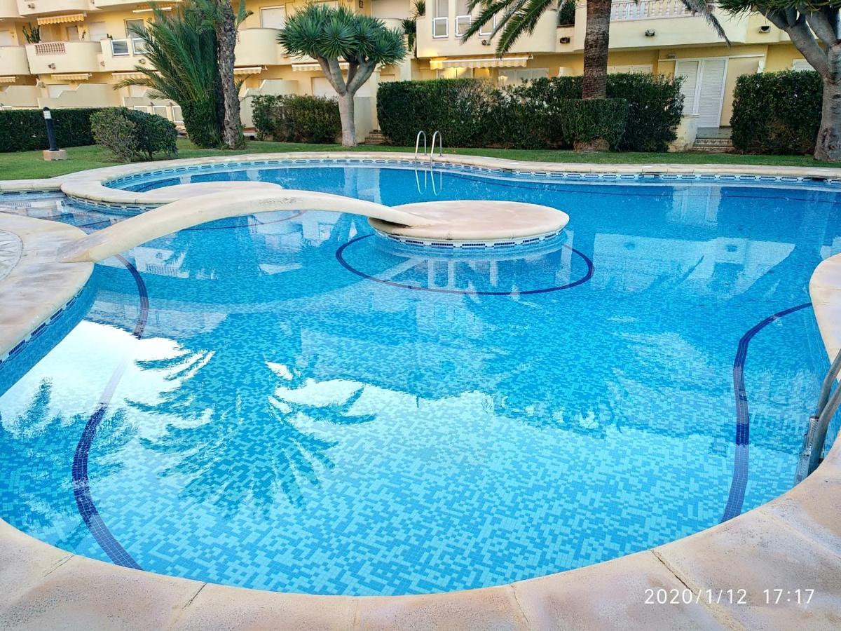 Estupendo Apartamento En Primera Linea De Playa Y Con Vistas Al Mar Denia Exteriör bild