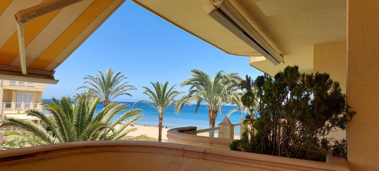 Estupendo Apartamento En Primera Linea De Playa Y Con Vistas Al Mar Denia Exteriör bild