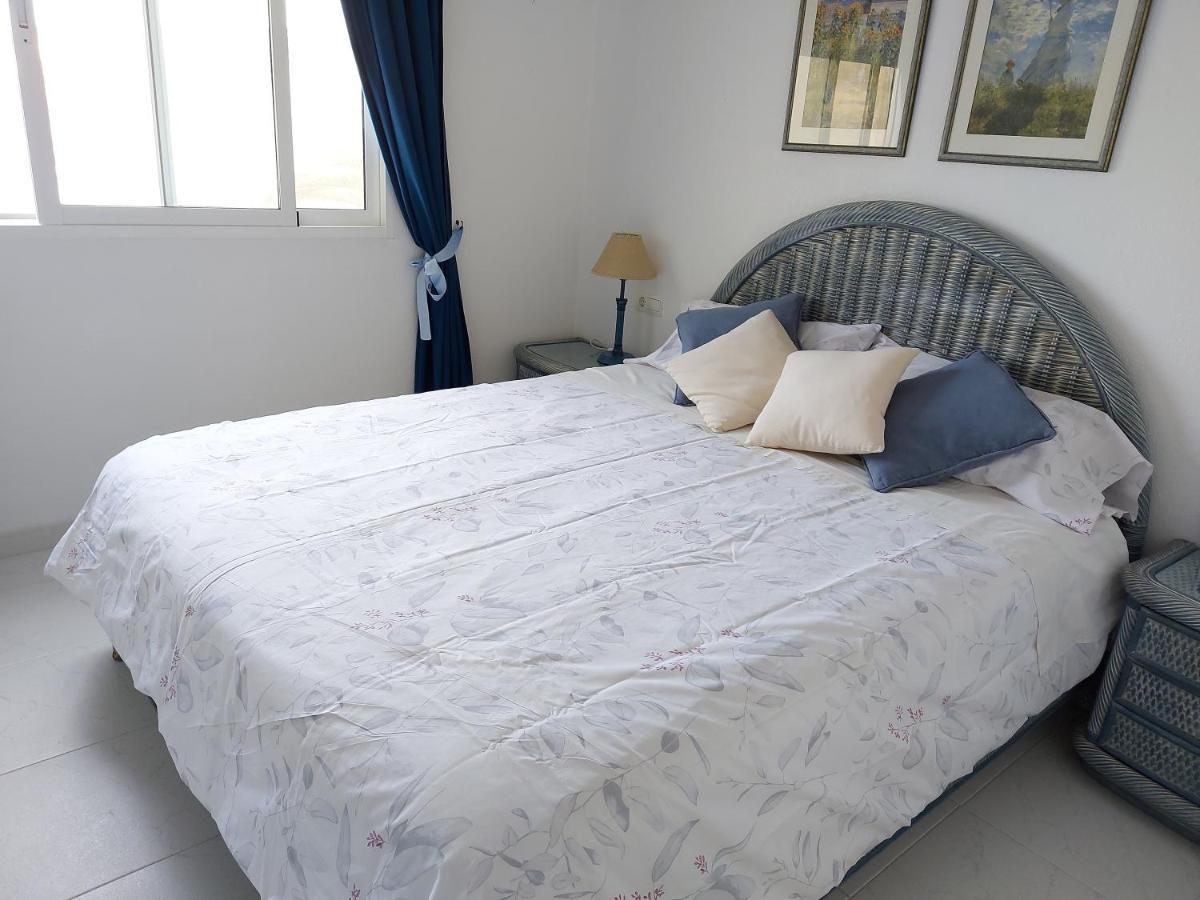 Estupendo Apartamento En Primera Linea De Playa Y Con Vistas Al Mar Denia Exteriör bild