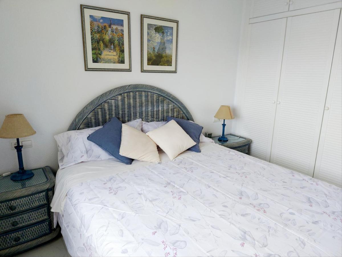 Estupendo Apartamento En Primera Linea De Playa Y Con Vistas Al Mar Denia Exteriör bild
