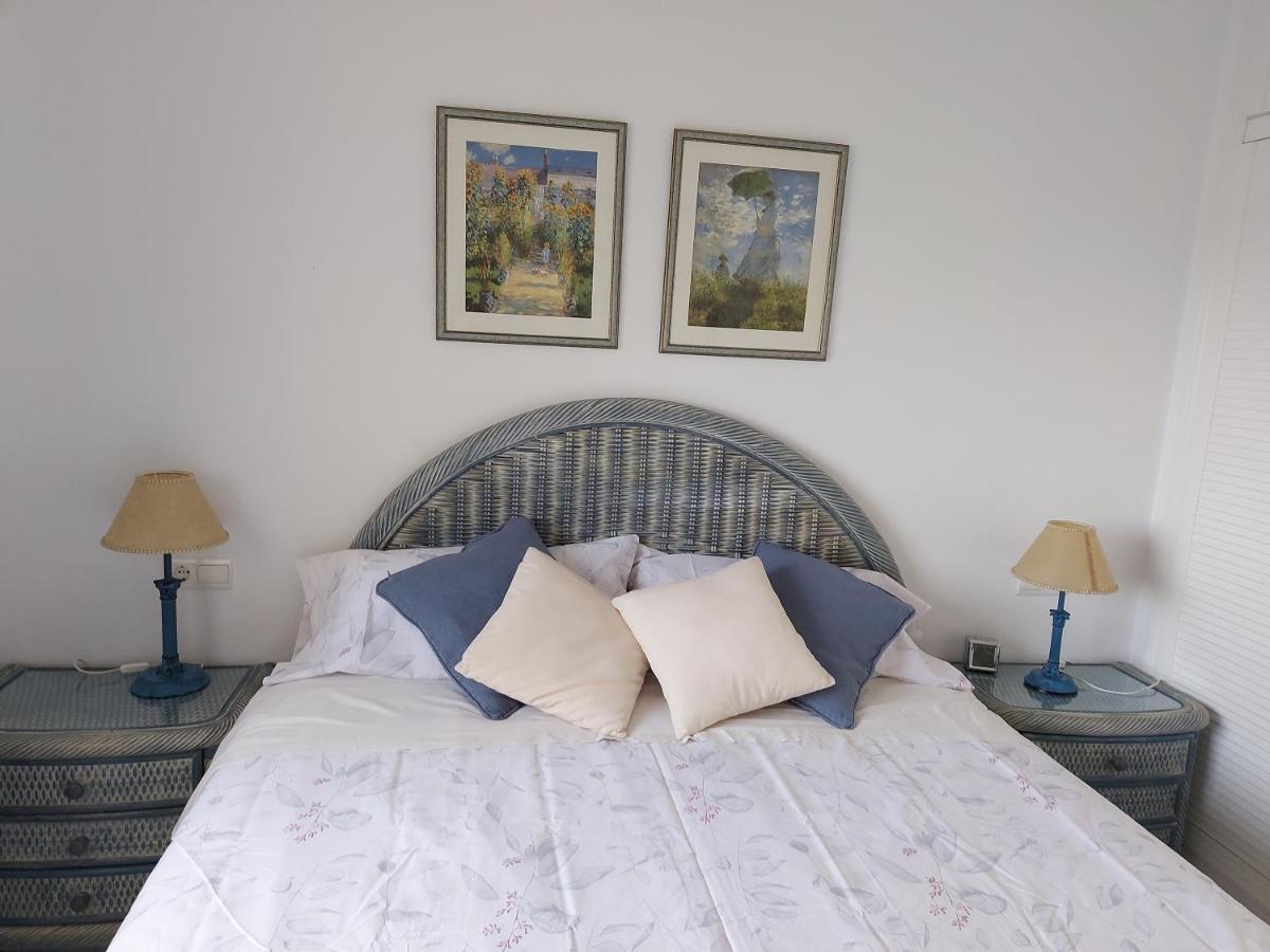 Estupendo Apartamento En Primera Linea De Playa Y Con Vistas Al Mar Denia Exteriör bild