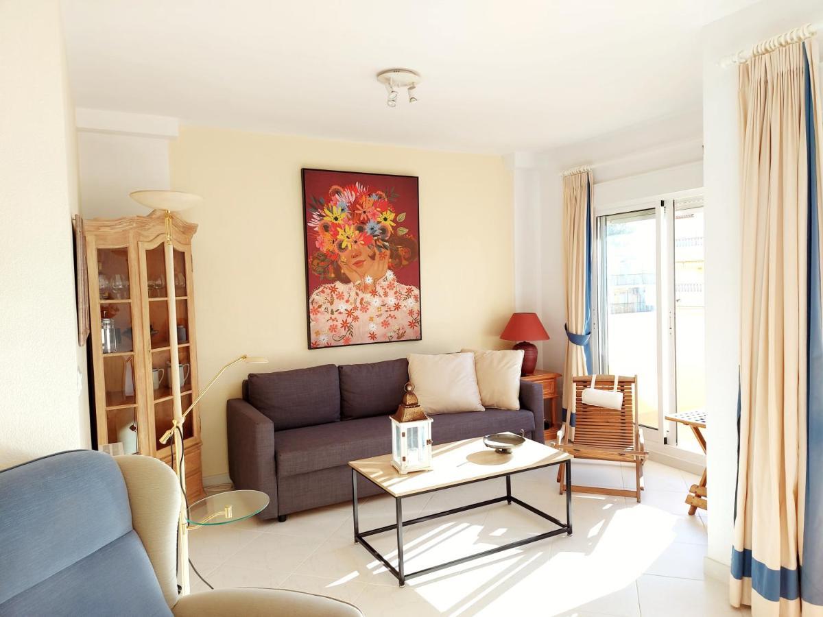 Estupendo Apartamento En Primera Linea De Playa Y Con Vistas Al Mar Denia Exteriör bild