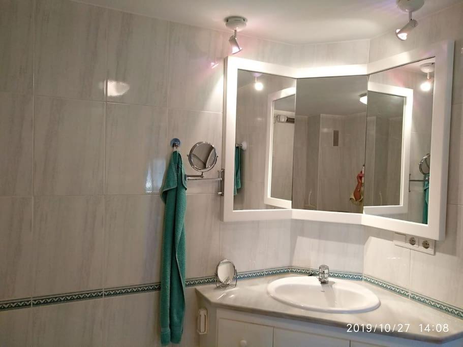 Estupendo Apartamento En Primera Linea De Playa Y Con Vistas Al Mar Denia Exteriör bild