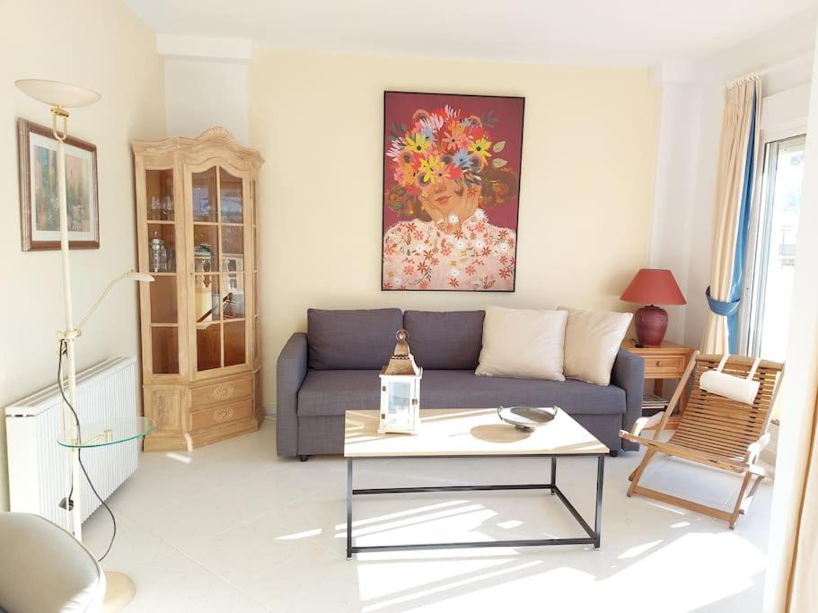 Estupendo Apartamento En Primera Linea De Playa Y Con Vistas Al Mar Denia Exteriör bild