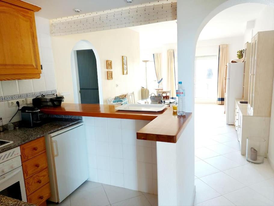 Estupendo Apartamento En Primera Linea De Playa Y Con Vistas Al Mar Denia Exteriör bild